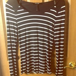 Black and white long sleeve shirt